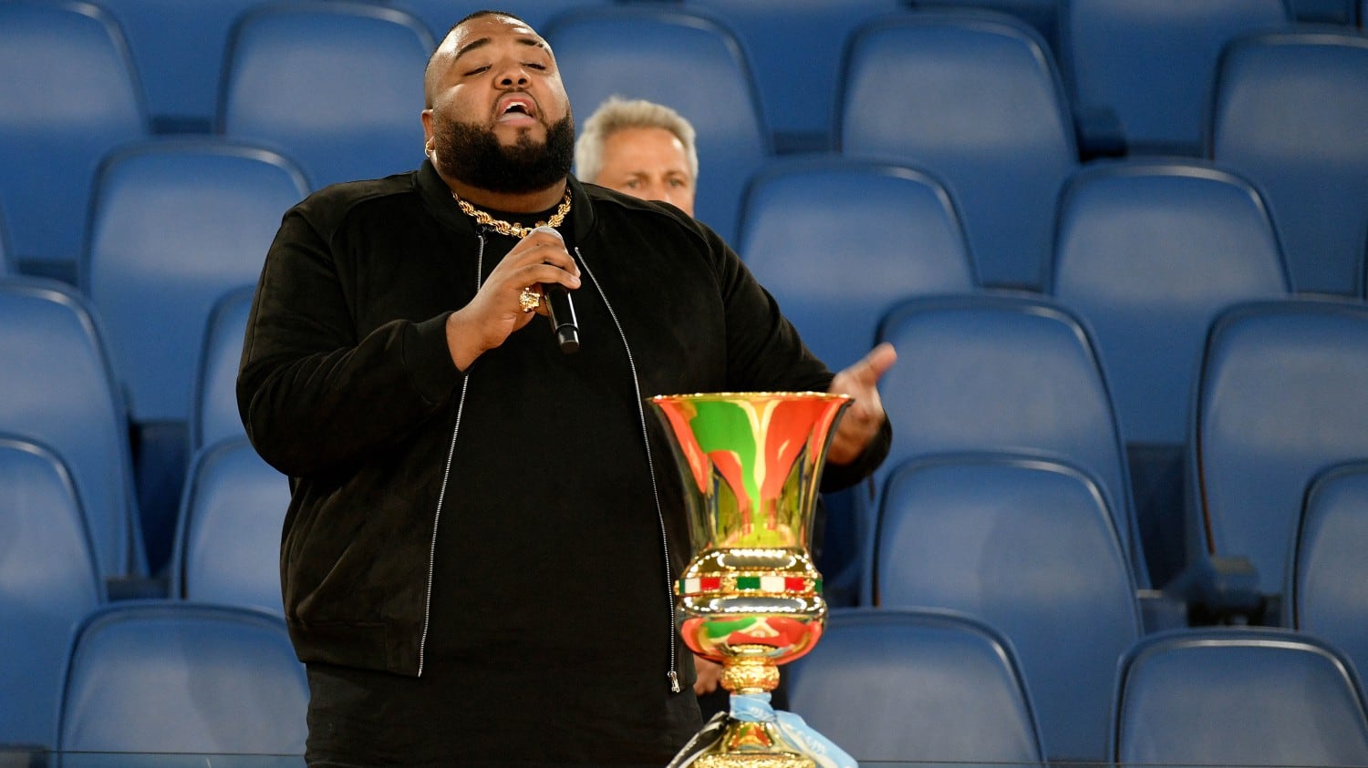 L'odio social contro il gigante buono "La mia emozione per lo stadio vuoto"
