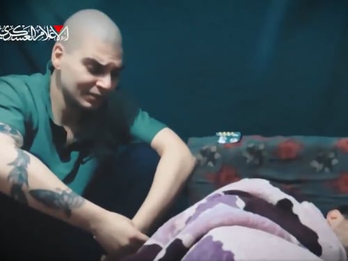 Nuovo video dell'orrore, lo sfregio di Hamas sugli ostaggi: "Persa ogni speranza"