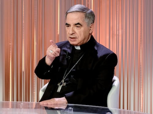 Becciu in Conclave? Ecco perché votare è un suo diritto