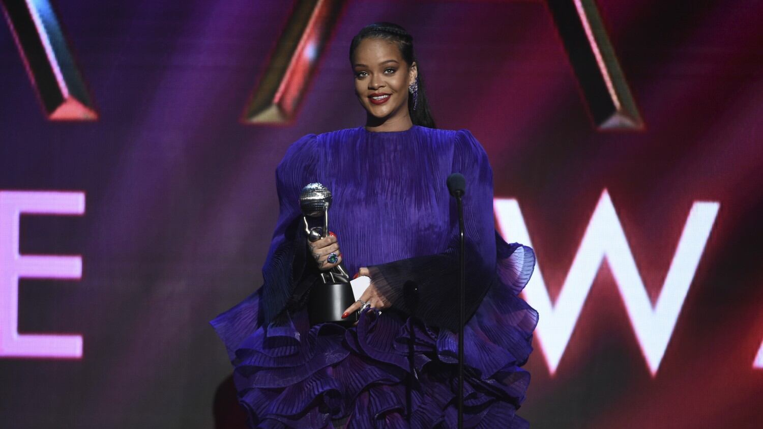 Rihanna mostra la sua biancheria hot