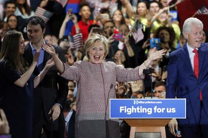 Hillary festeggia la vittoria 15