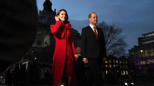 "Solo in Africa...". E scoppia la bufera su William e Kate