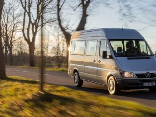 Mercedes-Benz Vans festeggia 30 anni dello Sprinter: un successo che ha cambiato il settore