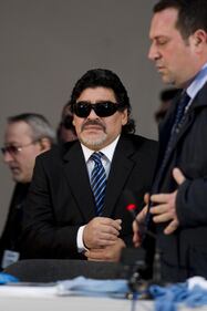 In migliaia per il ritorno di Maradona 2