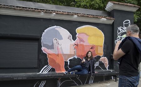 Spopola il writer che sbeffeggia Putin e Trump 2