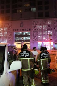 Dubai, 'incendio alla Torch Tower: venti piani in fiamme 6
