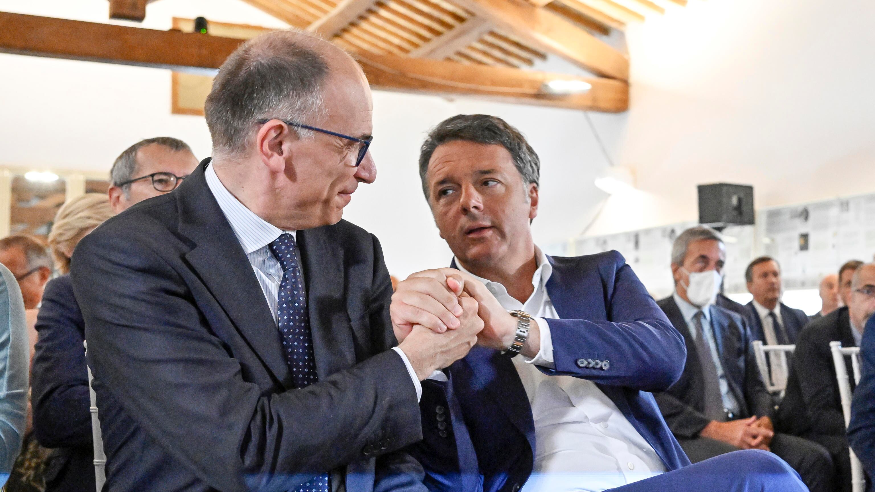 Il sondaggio "falso", poi la telefonata di fuoco. Così avvenne lo strappo tra Letta e Renzi
