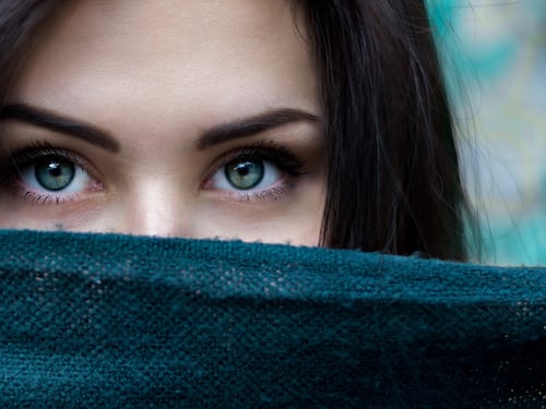 Occhiaie. Le cause, i rimedi e le cure per coprirle