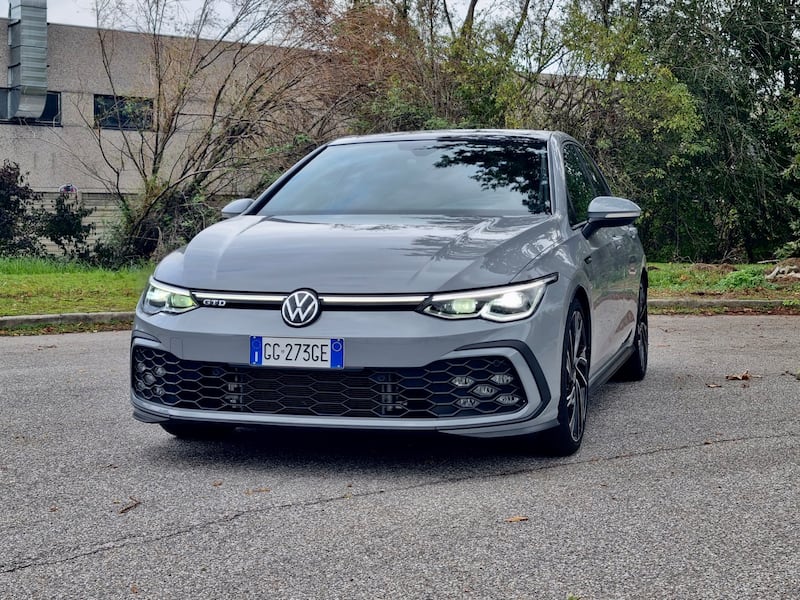 Volkswagen Golf GTD: guarda la gallery della compatta sportiva diesel 3