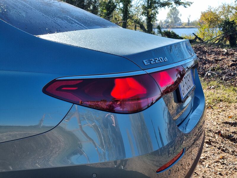 Mercedes Classe E 2024: guarda la gallery della prova 9