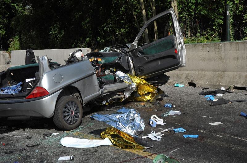 Incidente mortale tra un'auto e un bus a Torino 2