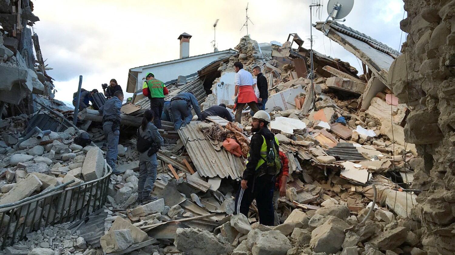 Zamberletti, il padre della Protezione civile ora "accusa" gli italiani