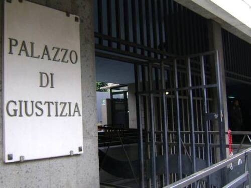 Taranto, strangolò un anziano durante una lite per denaro: condannato a dieci anni