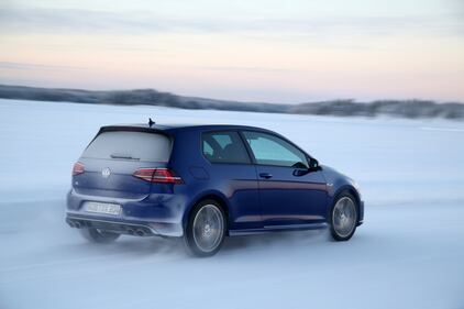 Volkswagen Golf R: elogio della rabbia 5