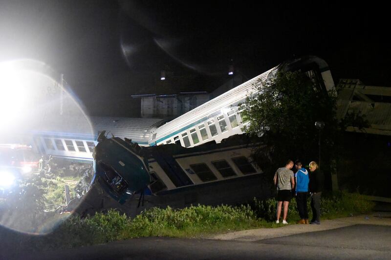 treno deraglia nel Torinese