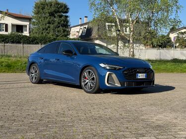 Audi A5 TDI: guarda la gallery della nuova berlina ibrida tedesca 2
