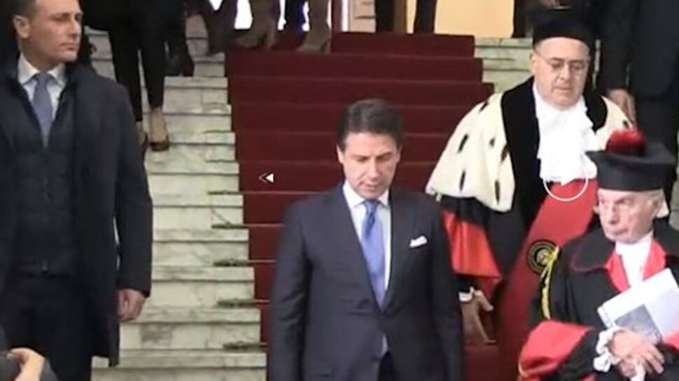"Ecco la parcella 'fumante': il premier Conte ha mentito"