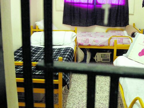 Carceri sovraffollate e (poche) comunità. La pena nella pena dei ragazzini in cella