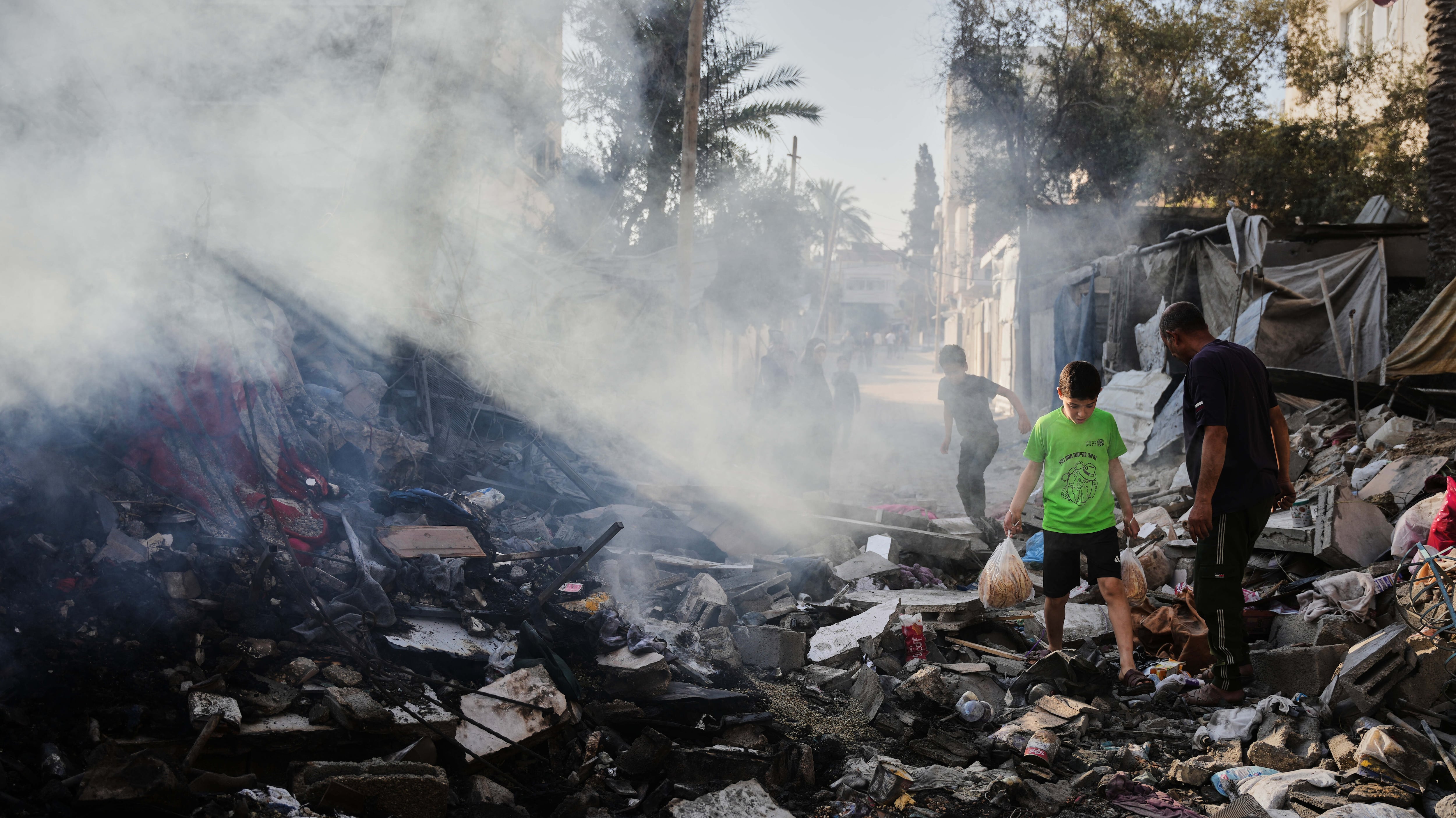 Hezbollah non molla. Da Israele "vasti raid" (con il via libera Usa)