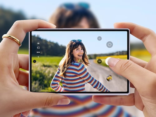 Samsung e il pieghevole formato passaporto