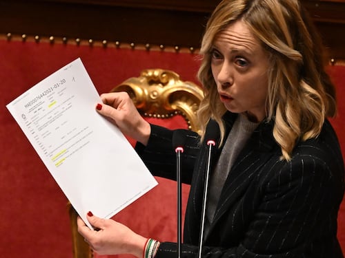 Mes, il fax a sorpresa che inchioda i grillini