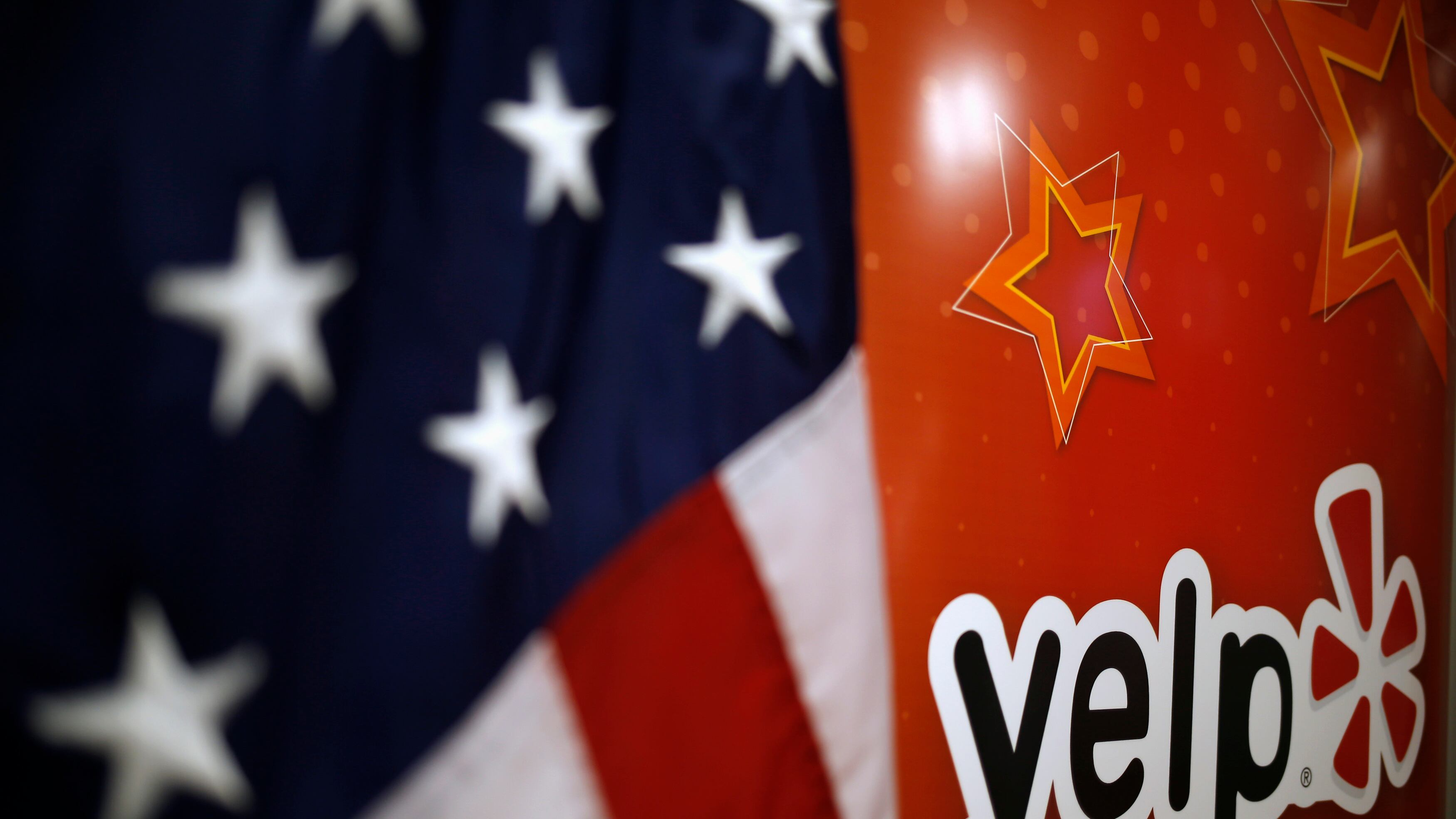"Nemmeno i soldi per fare la spesa". E Yelp l'ha licenziata dopo due ore