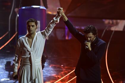 Sanremo 2024: ecco il look della quarta serata del Festival di Maninni 5