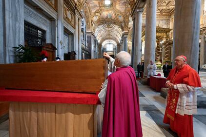 La tumulazione di Papa Francesco a Santa Maria Maggiore 8