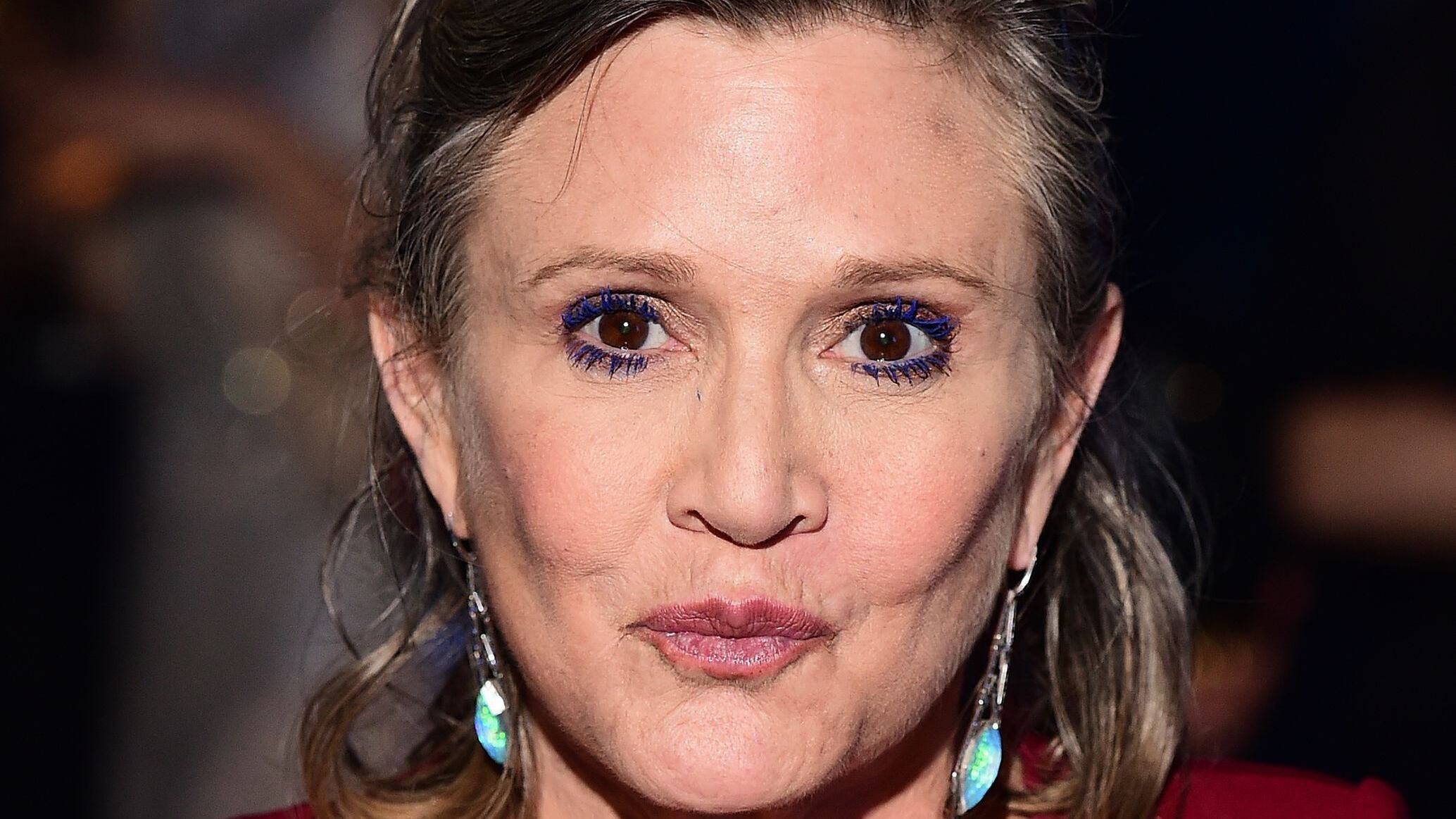 "Questo episodio è dedicato a Carrie Fisher"