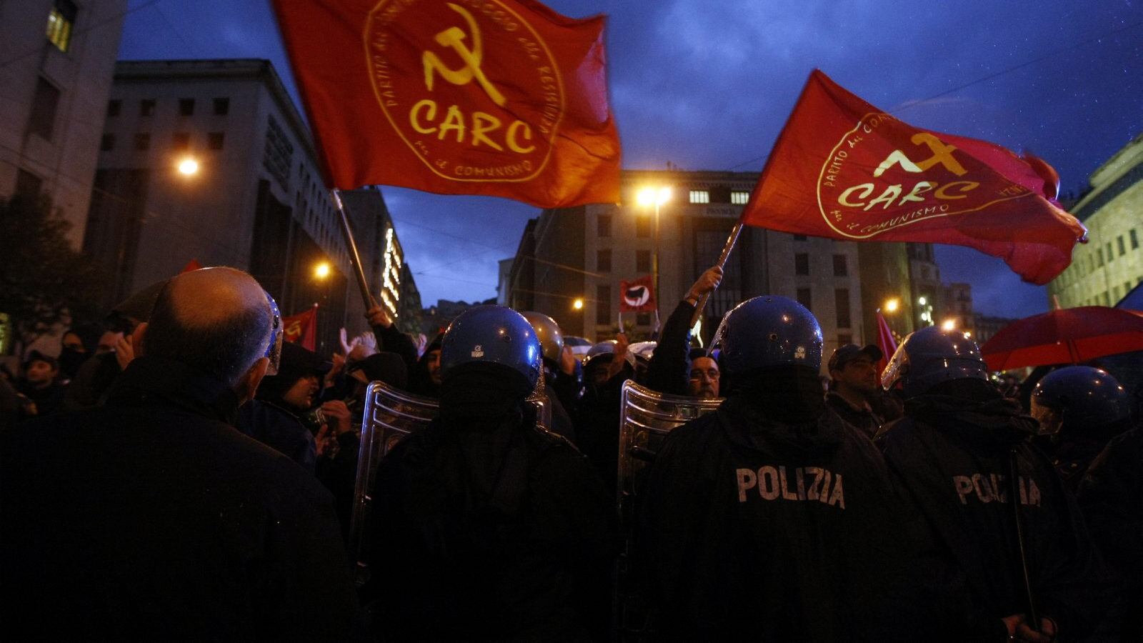 "Unirsi per spazzare via il governo Meloni". I Carc dettano il calendario delle proteste di piazza