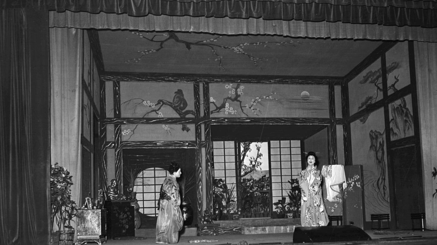 Shi Pei Pu, la spia cinese che si finse donna per oltre vent'anni