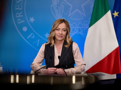 Meloni ancora influenzata: slitta la conferenza stampa di fine anno