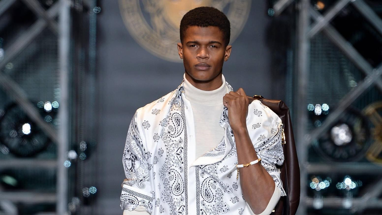 Rivoluzione Versace Un urban cowboy contro l'omofobia