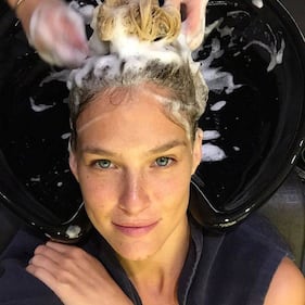 Bar Refaeli, sexy sposa per il migliore amico 23