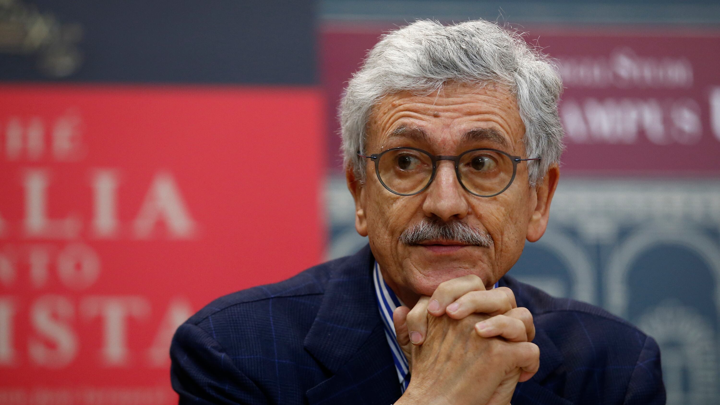 I socialisti denunciano D'Alema "Deve ridarci 500mila euro"