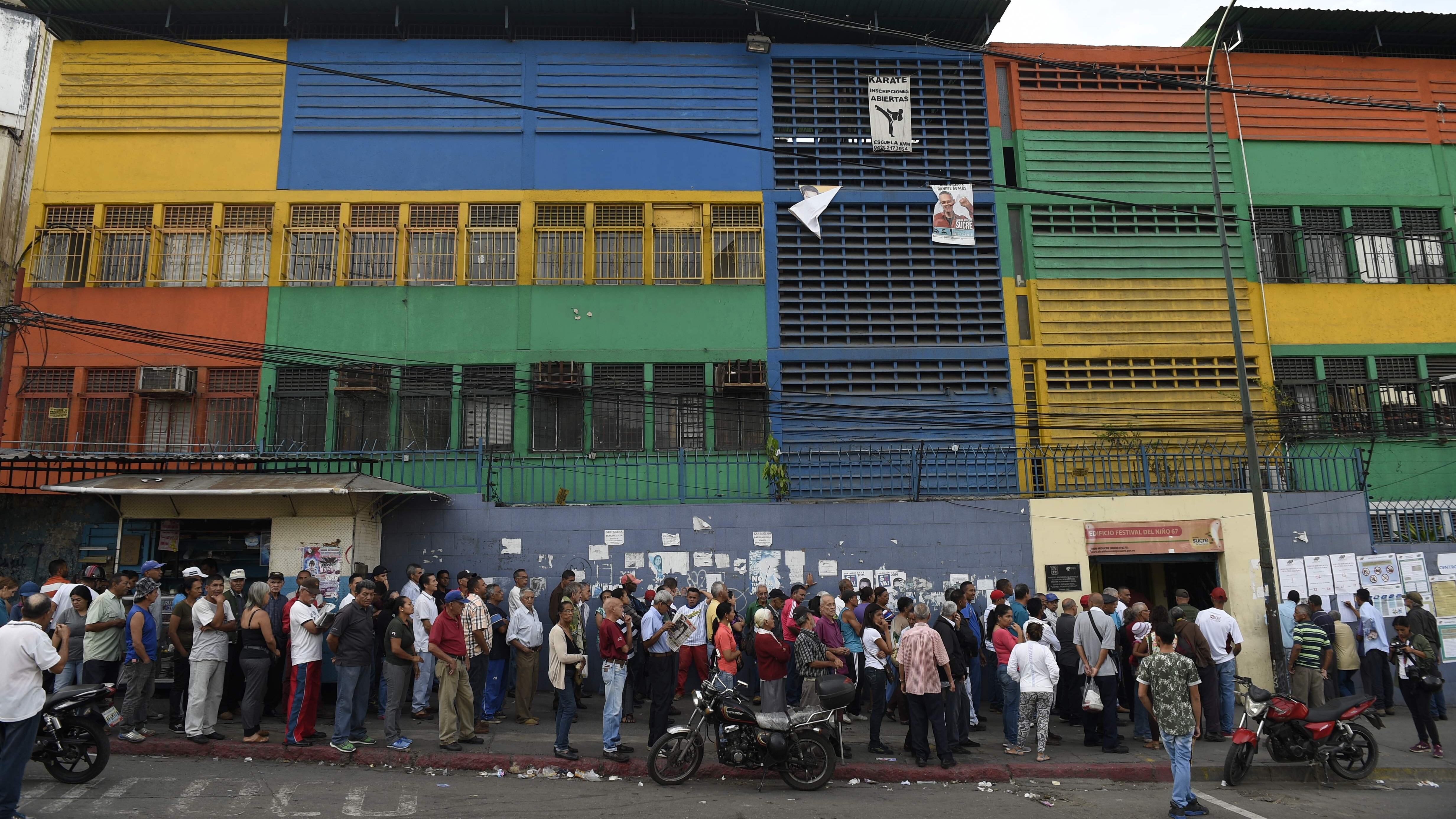 "Questo voto è una frode. Il Venezuela di Maduro in mano a mafie e narcos"