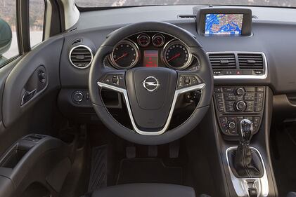 Opel Meriva si rifà il look, ma non solo 4