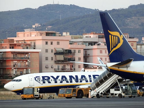 Ryanair taglia i voli, cancellate 13 destinazioni: ecco quali
