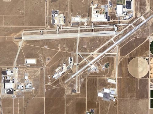 Ufo o droni spia: il mistero nei cieli della base segreta Usa
