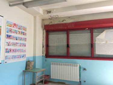 Scuole belle?  Così sono ridotte a Napoli 8