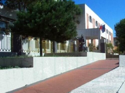 Benevento, maestra aggredita con calci e pugni dalla madre di un’alunna