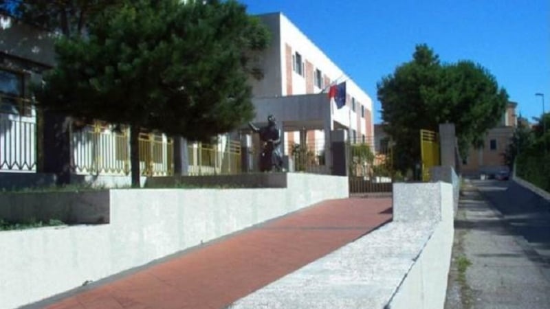 Benevento, maestra aggredita con calci e pugni dalla madre di un’alunna