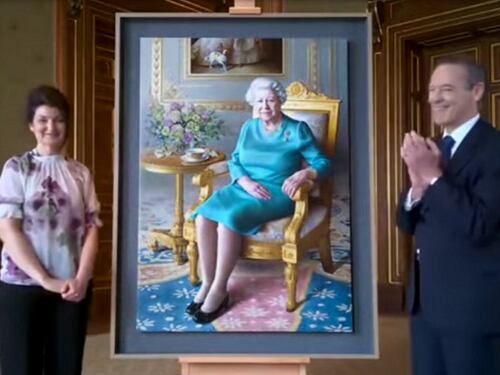 Svelato per la prima volta online un ritratto della regina Elisabetta