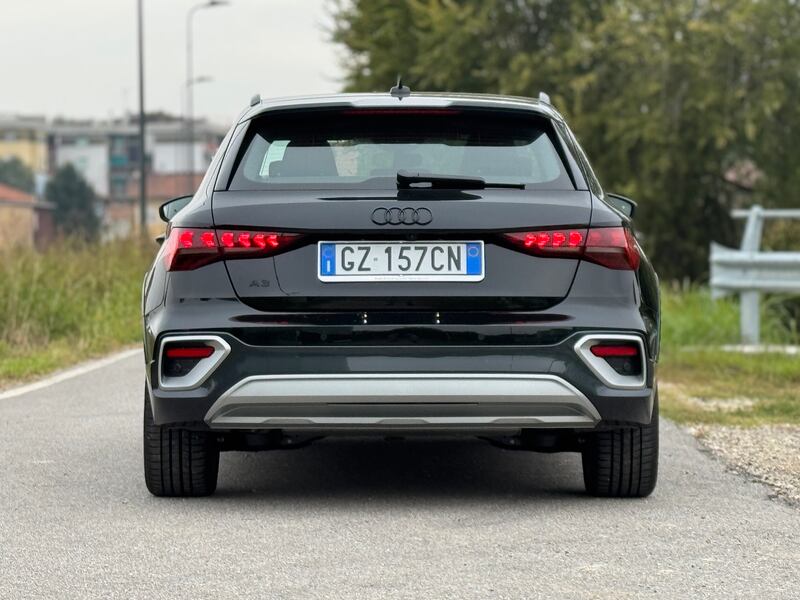 Audi A3 Allstreet: guarda la gallery della nuova compatta ibrida tedesca 19
