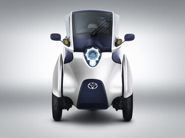 Toyota i-Road, auto e moto si incontrano 4