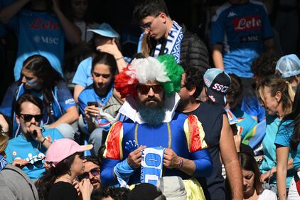 Il Napoli fa festa al Maradona: le immagini della partita con la Fiorentina 8