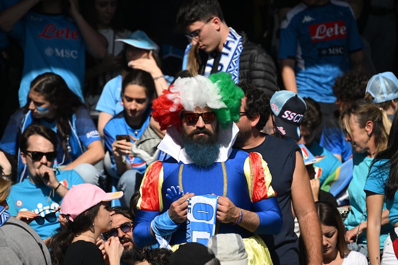 Il Napoli fa festa al Maradona: le immagini della partita con la Fiorentina 8