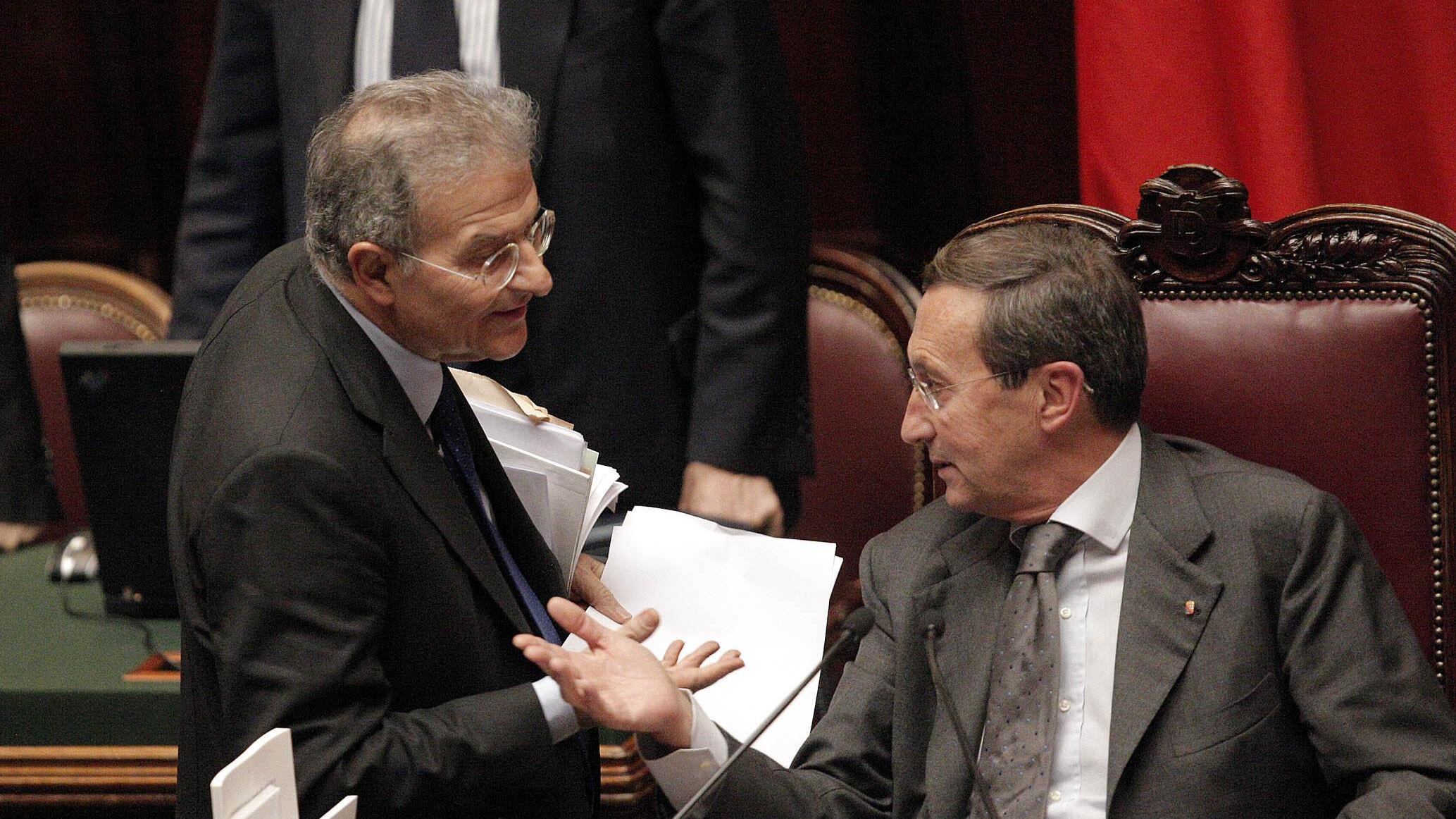 Ncd adesso flirta con Fini all'insaputa di Alfano