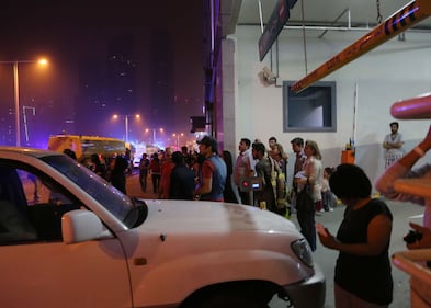 Dubai, 'incendio alla Torch Tower: venti piani in fiamme 3