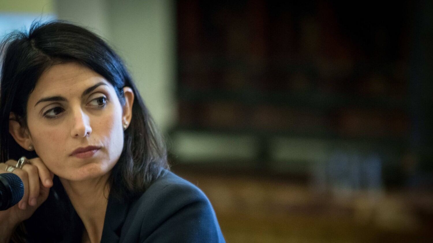 Raggi: "La polizza? Non ne sapevo nulla, sono sconvolta"